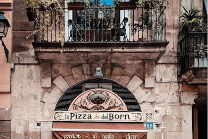 La Pizza del Born lleva 21 años, pero su antecedente nació en 1982.