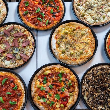 La pizza es un plato de origen italiano cuyos sabores y estilos trascienden fronteras