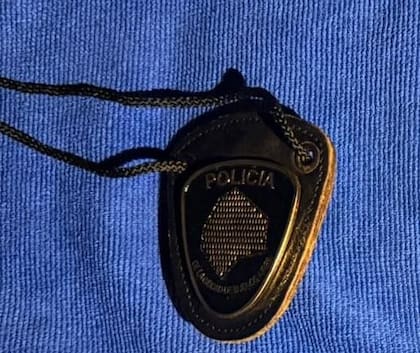 La placa apócrifa que tenía el sospechoso
