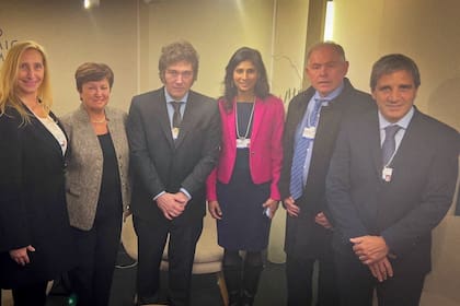 La plana mayor del gobierno libertario con Georgieva y Gopinath