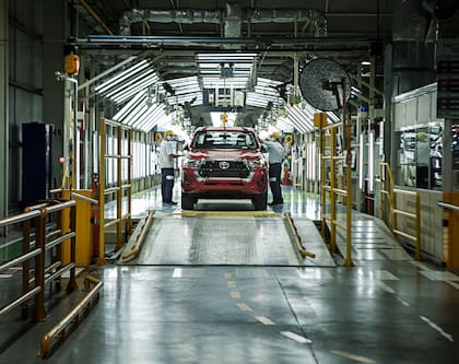 La planta de Zárate es una de las únicas tres plantas en el mundo que producen la Toyota Hilux.