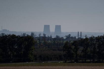 La planta nuclear de Zaporiyia, vista desde unos 20 kms de distancia