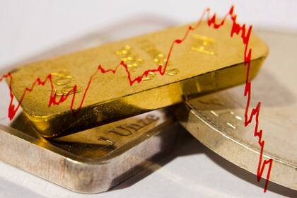 La plata cotiza este viernes a US$75,06 por onza (28,34 gramos)