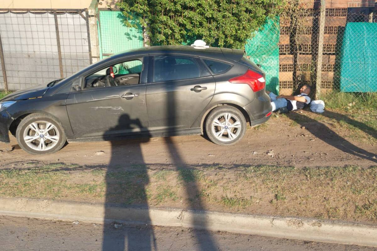 La Plata: discutió con su pareja, él se fue en bicicleta y ella lo atropelló.