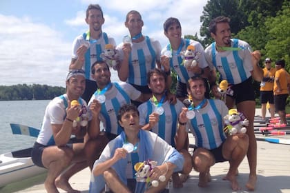 La plata llegó en el ocho con timonel