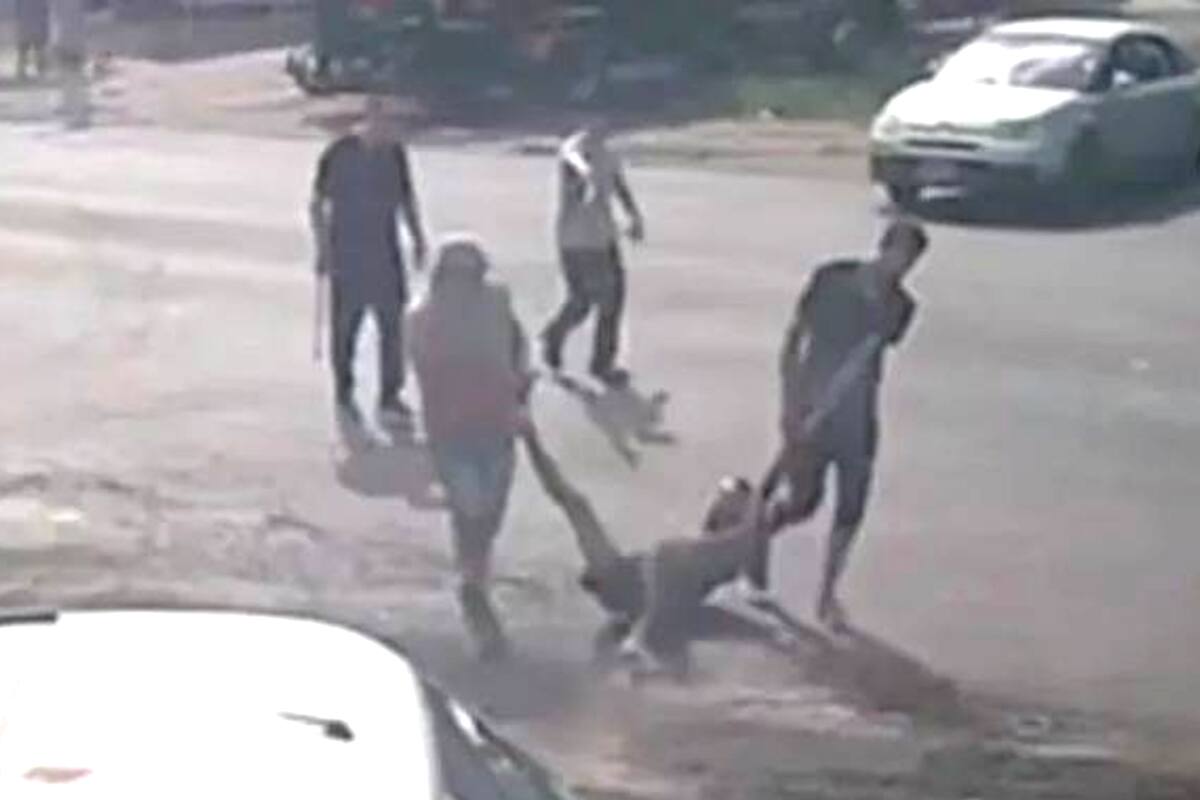 La Plata: un grupo de vecinos interceptaron a un hombre acusado de reiterados robos y lo arrastraron por la calle