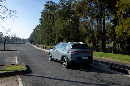 La plataforma OnStar y la app myChevrolet permiten acceder a funciones remotas del vehículo desde el celular.