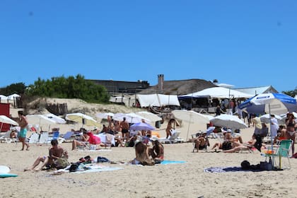 La playa Brava de José Ignacio, ayer, repleta de turistas