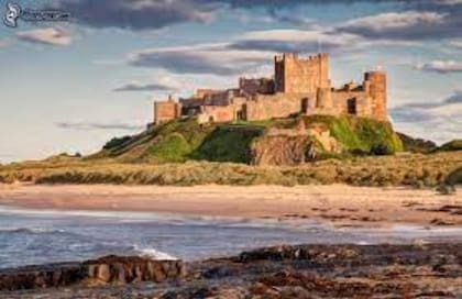 La playa de Bamburgh suele ser votada como la mejor del Reino Unido