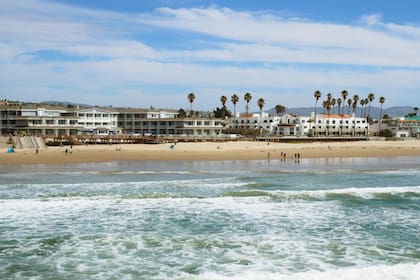 La playa está ubicada en el condado de San Luis Obispo, a cuatro horas de viaje en auto desde San Francisco
