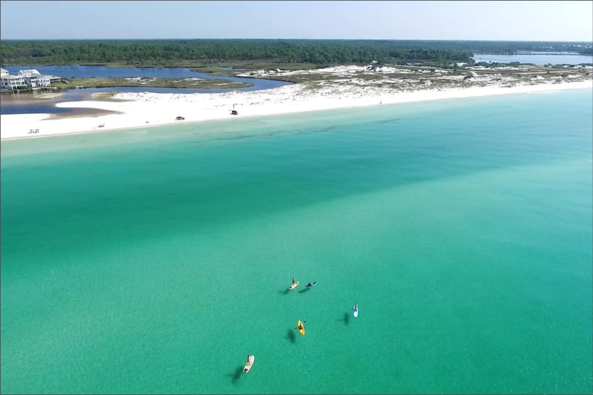 La playa paradisíaca está ubicada en un Parque Estatal que cuenta con casi 2000 acres y permite realizar diversas actividades al aire libre
