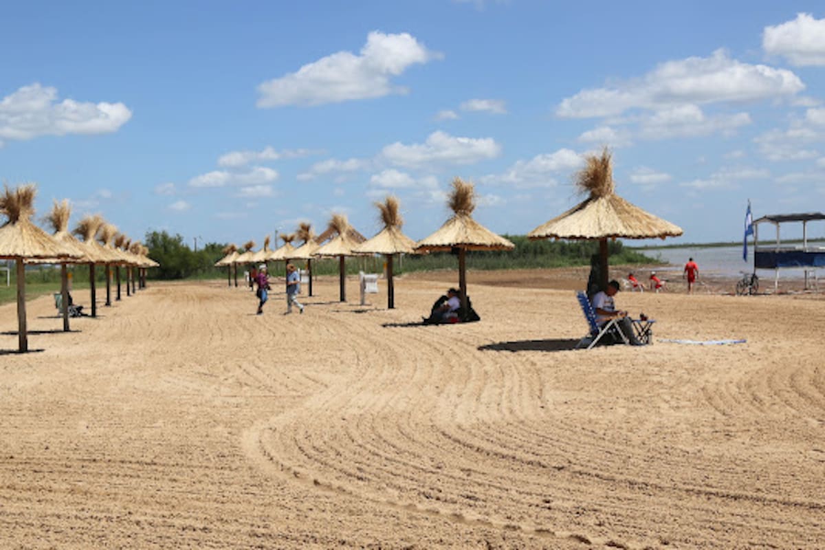 La playa Vuelta de Obligado es uno de los lugares más elegidos por los visitantes en San Pedro
