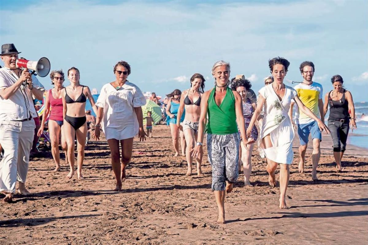 La playa y la performance son dos marcas de fábrica de la iniciativa francesa