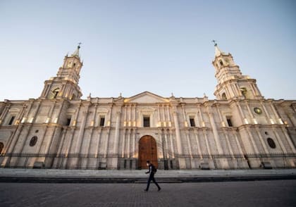 La Plaza de Armas de Lima es parte del perímetro considerado patrimonio mundial por la Unesco