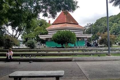 La plaza donde la madre abandonó al niño