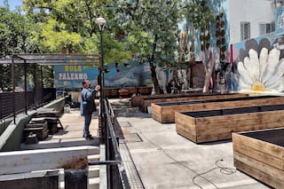 Polémica en Palermo por una huerta urbana en una plaza apadrinada por una parrilla