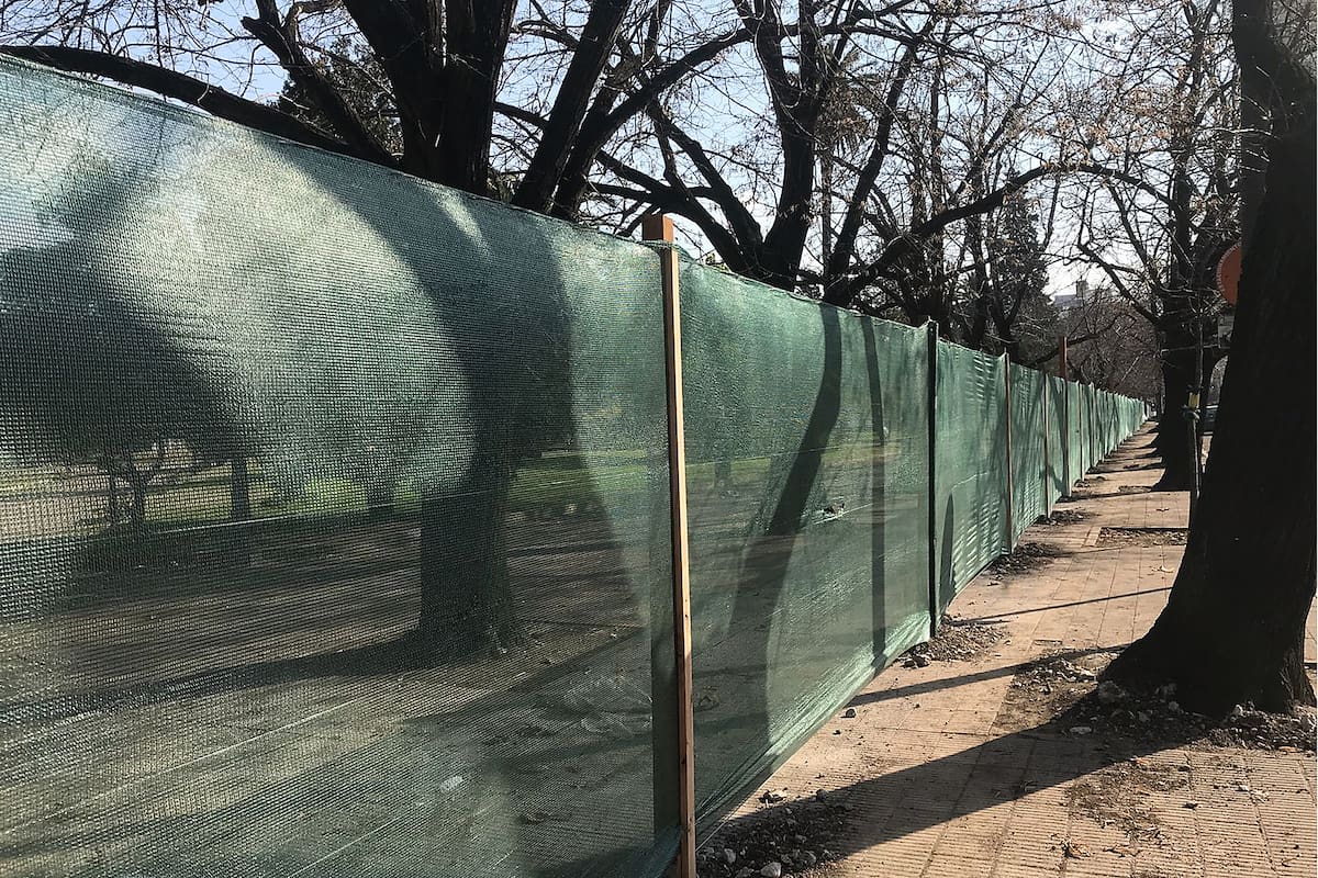 La plaza San Martín de La Plata ya fue cercada para iniciar obras de modernización