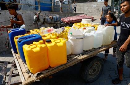 La población en Gaza ha empezado a quedarse sin agua por el bloqueo de Israel