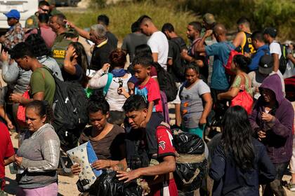 La población estadounidense nacida en el extranjero alcanzó un récord de 47,8 millones en 2023