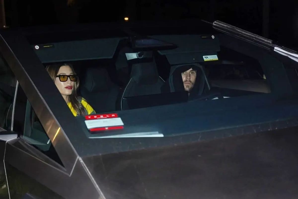 La polémica detrás del auto en el que fueron vistos Justin Bieber y Hailey ayer a la noche