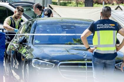 La policía acordonó el vehículo de Portnov tras el suceso