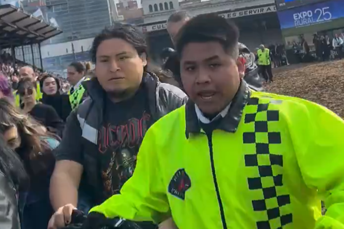 La Policía actuó tras el ingreso del grupo de veganos