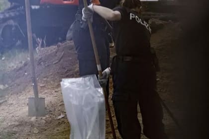 La policía alemana está cavando pozos por donde vivía el principal sospechoso