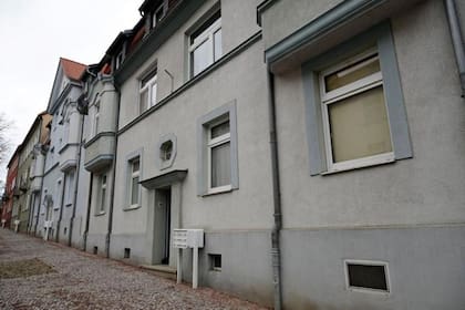 La policía alemana registró la casa del presunto atacante.