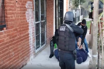 La policía bonaerense y una unidad municipal de San Miguel realizaron un operativo antidrogas