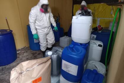 La Policía clausuró el domicilio, que carecía de las mínimas medidas de seguridad para el manejo y control de las sustancias químicas