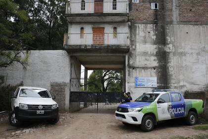 La policía custodia el predio donde se produjo el abyecto crimen