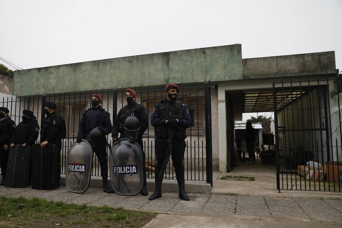 La policía custodia la casa del jubilado acusado de homicidio