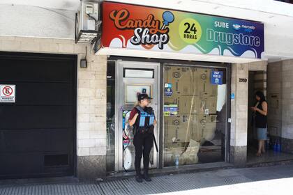 La policía custodia la escena del crimen