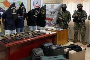 La policía de 15 países de América Latina tomaron parte de este operativo comandando por Interpol. En la foto se ve varios miembros sospechosos de pertenecer al PCC detenidos en Paraguay