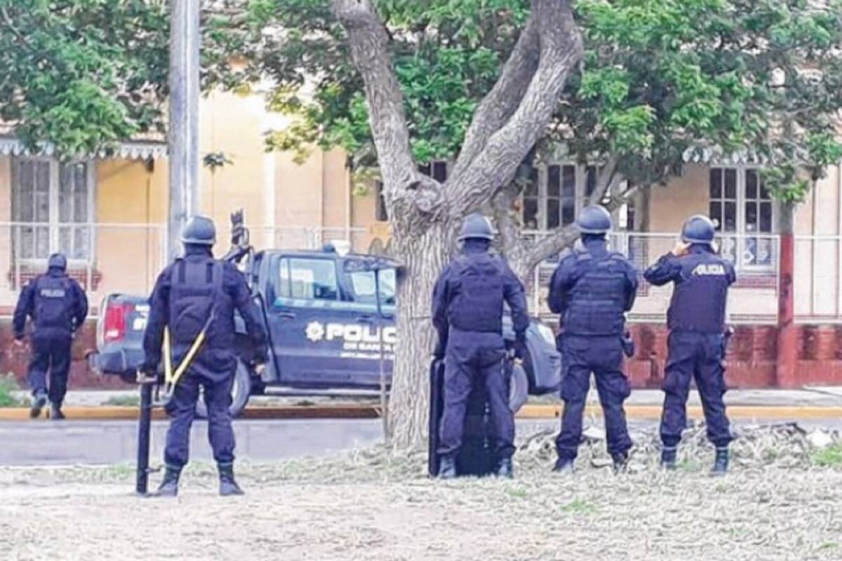 La Policía de Investigaciones de Santa Fe detuvo a un familiar de un conocido narco de la zona que seguía operando desde la cárcel de Devoto