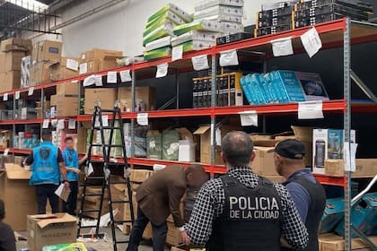 La Policía de la Ciudad allanó un lugar de acopio de contrabando
