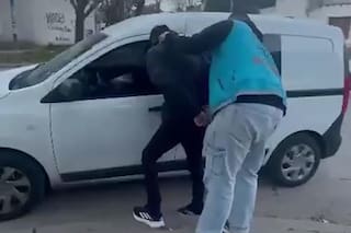 Detuvieron al joven que dejó la réplica de una bomba en un edificio judicial frente al Teatro Colón