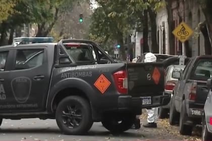 La Policía de la Ciudad, frente a la sede de Aptra