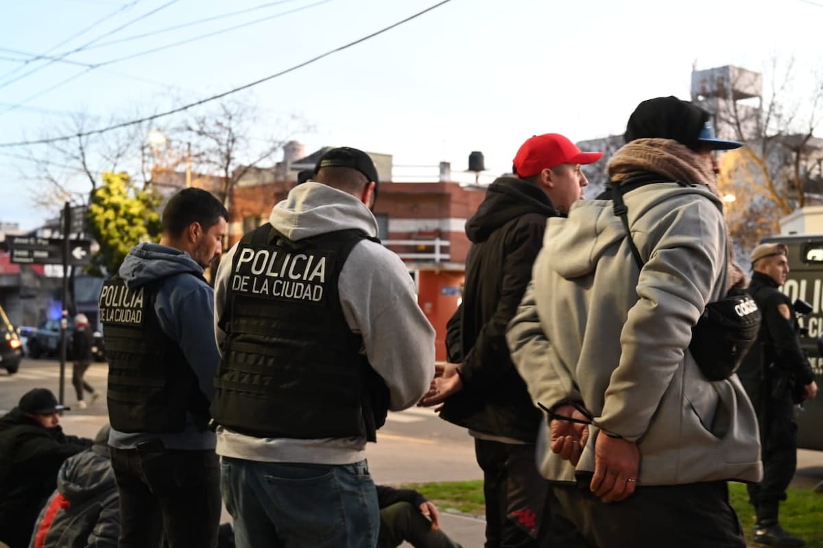 La Policía de la Ciudad labró actuaciones por portación de arma de guerra, portación de armas no convencionales y atentado y resistencia a la autoridad, entre otras infracciones