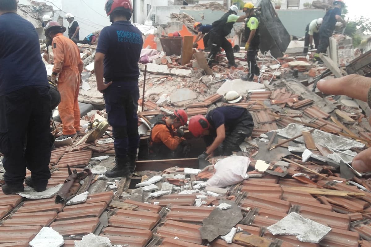 La policía de la ciudad, los bomberos y el SAME realizaron las operaciones de rescate