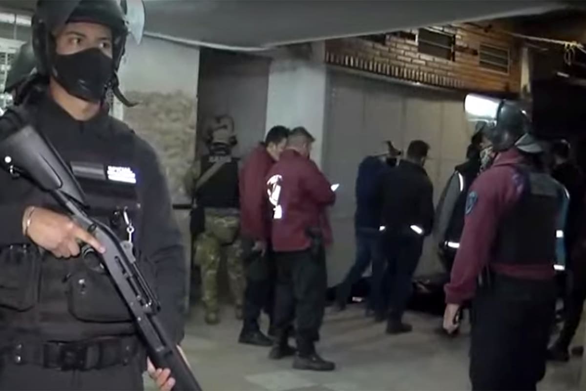 La Policía de la Ciudad realizó un operativo en el barrio Padre Mugica, donde opera un grupo que tiene su base en la villa 1-11-14