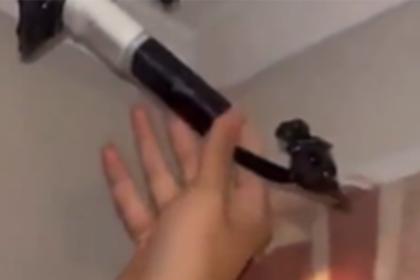 La Policía de La Rioja ejecutó este martes una orden de registro en el edificio de la calle Carlos Gardel