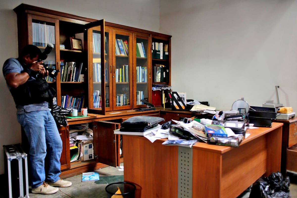 La policía de Nicaragua allanó hoy las oficinas ocupadas por la revista digital Confidencial y los programas de televisión Esta Semana y Esta Noche, críticos de Ortega y dirigidos por el periodista Carlos Fernando Chamorro
