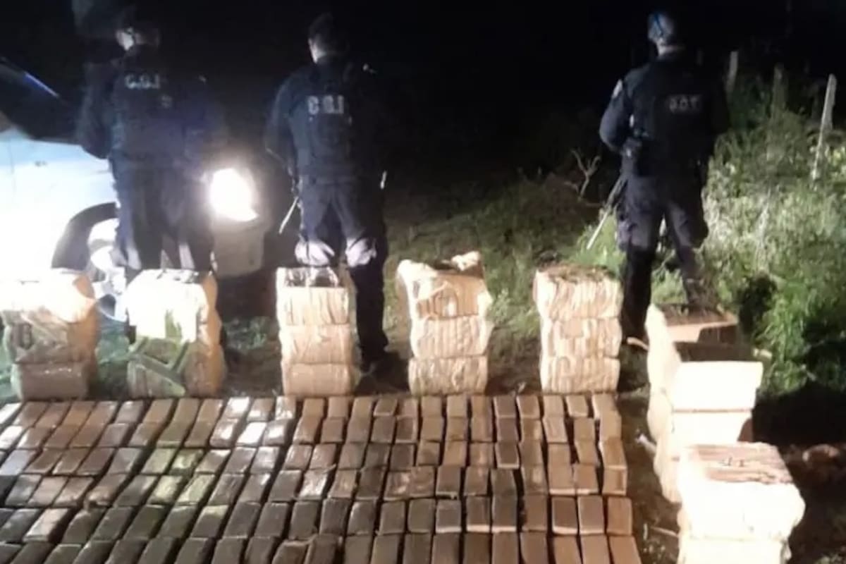 La policía de Santa Fe y la Gendarmería trabajan en busca de pistas sobre el movimiento de una tonelada de marihuana