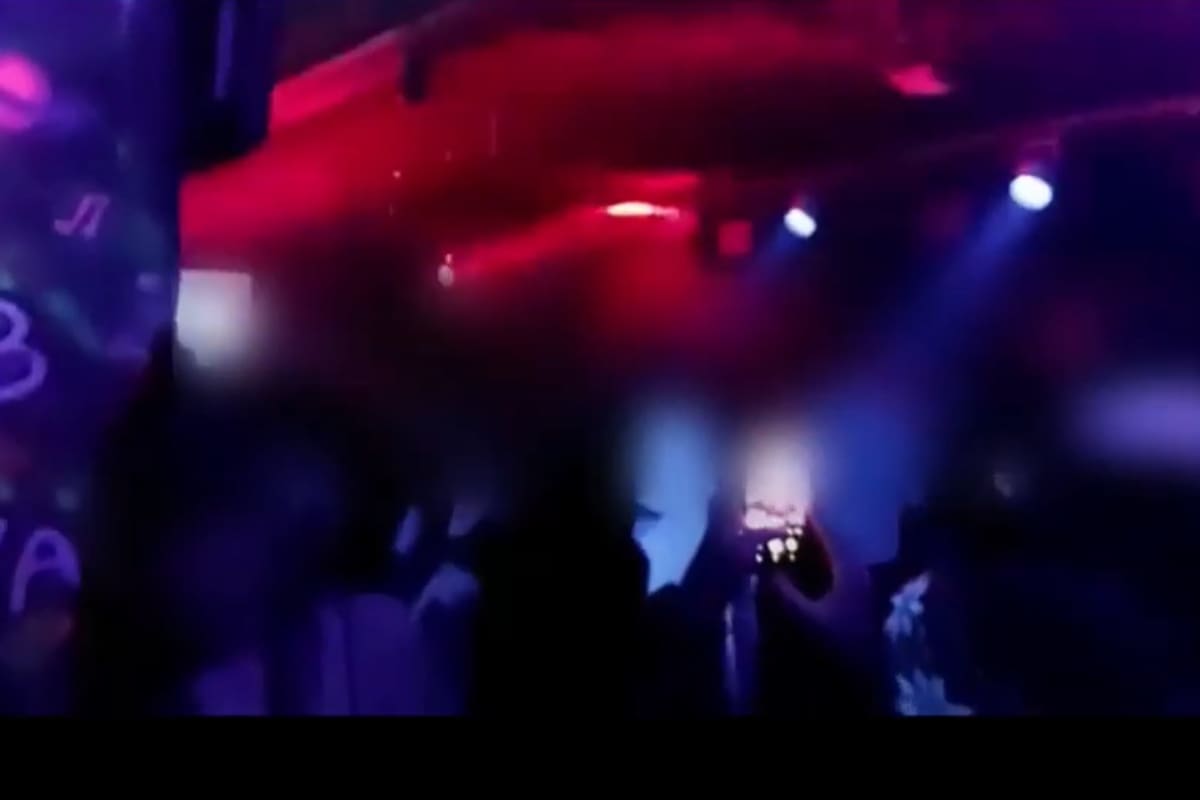 La Policía descubrió el evento gracias a la denuncia de vecinos por ruidos molestos; todos los participantes fueron notificados por violar el artículo 205 del Código Penal