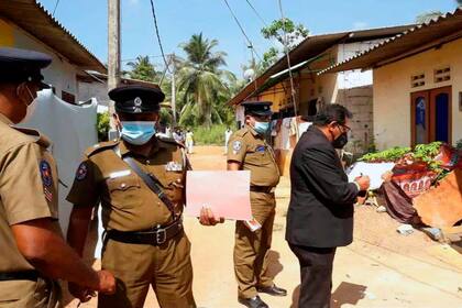 La policía detuvo a la madre de la víctima.