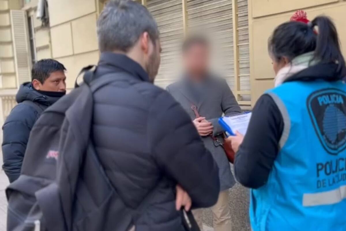 La policía detuvo al conductor que embistió a un ciclista en Palermo y luego escapó