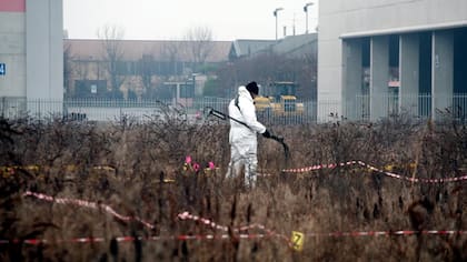 La policía durante la operación de rescate del cuerpo de Yara en el 2011