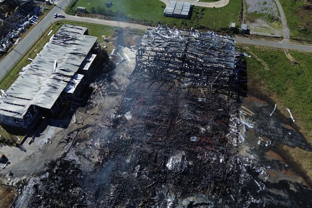 La Policía Ecológica Bonaerense hizo uno de los primeros peritajes para determinar qué causó la violenta explosión que devoró el Polígono Industrial Spegazzini