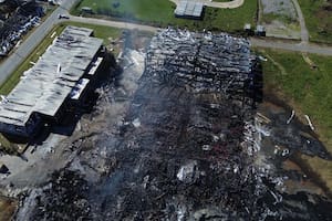 La Policía Ecológica Bonaerense hizo uno de los primeros peritajes para determinar qué causó la violenta explosión que devoró el Polígono Industrial Spegazzini